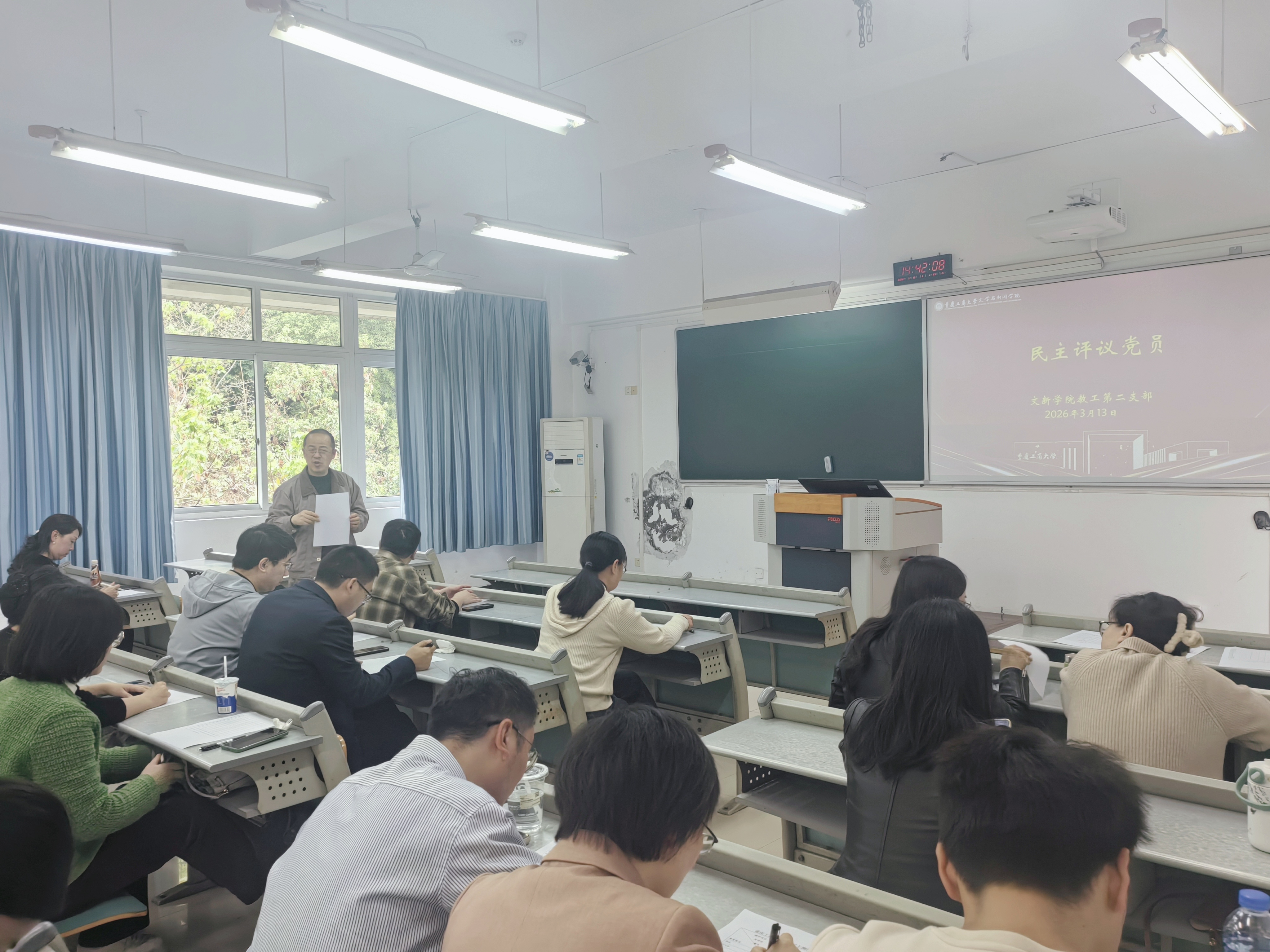 4b4de4.jpg